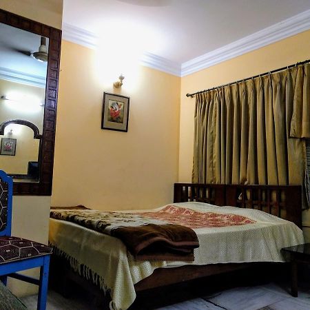 Ashray Guesthouse Calcutta Buitenkant foto