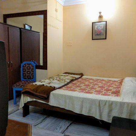 Ashray Guesthouse Calcutta Buitenkant foto