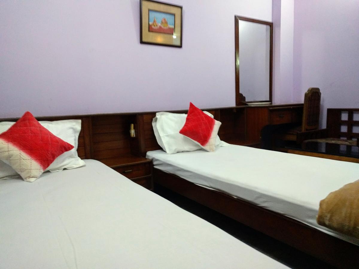 Ashray Guesthouse Calcutta Buitenkant foto